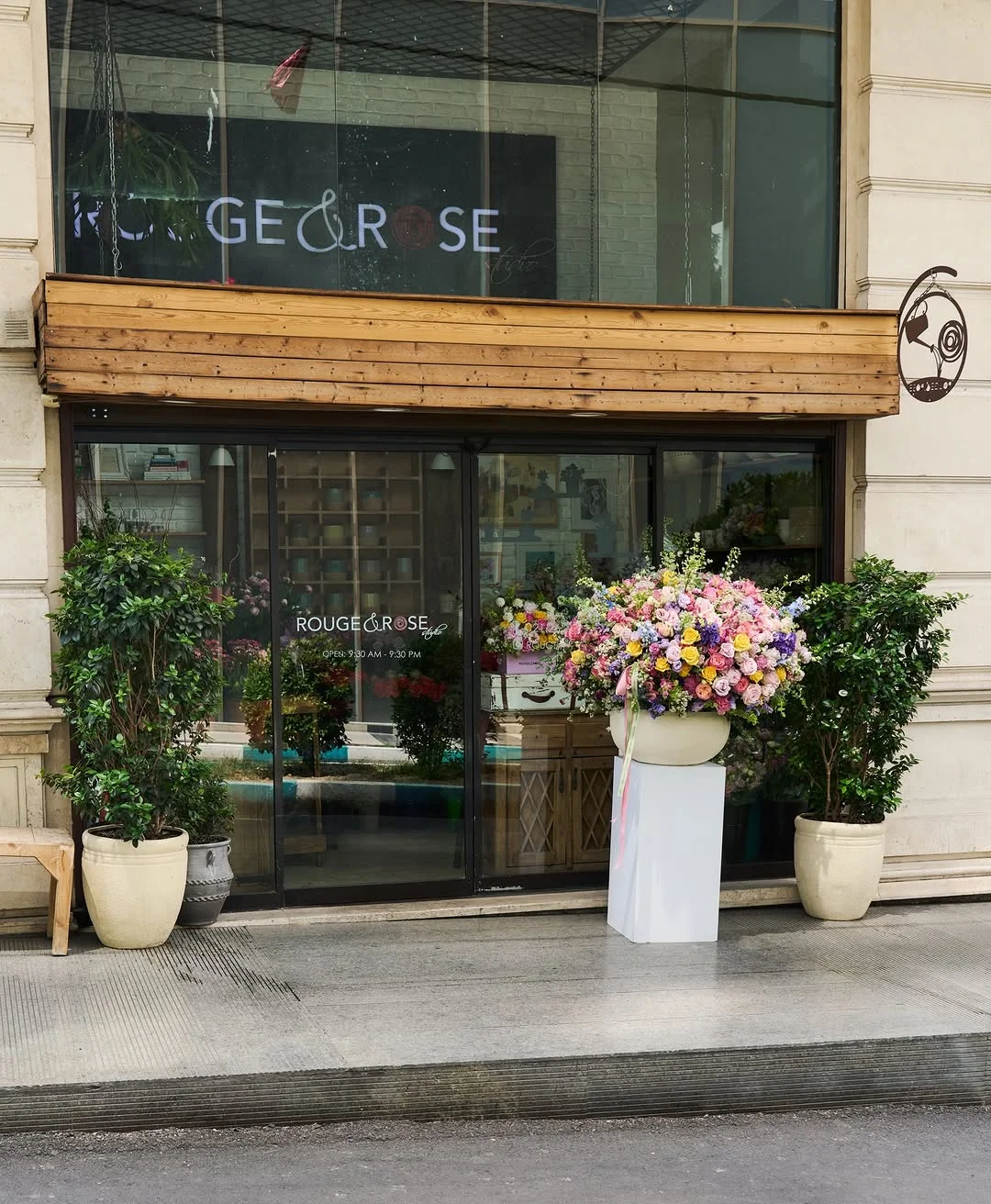 ROUGE & ROSE | استودیو گل روژ اند رز