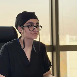 دکتر صدف عزتی